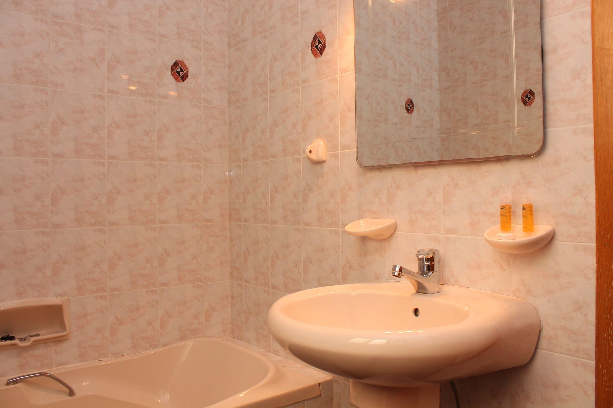 Bayview 2 Bedroom Seaview Apartment With Large Terrace With Panoramic Views - By Getawaysmalta St. Paul's Bay Luaran gambar